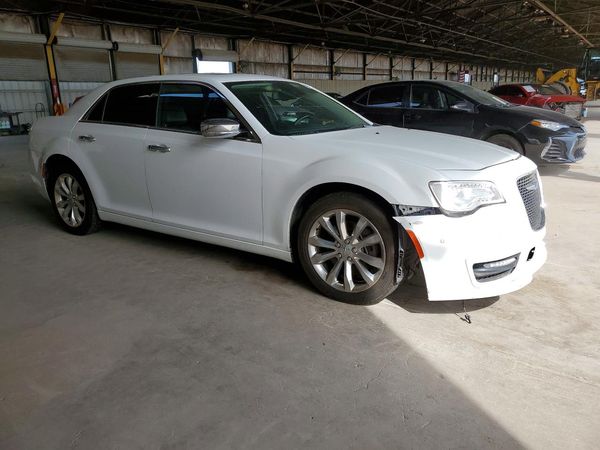 2018 CHRYSLER 300 300 Limited — Passenger 3/4