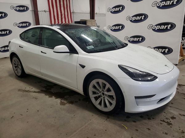 2022 TESLA MODEL 3 — Passenger 3/4
