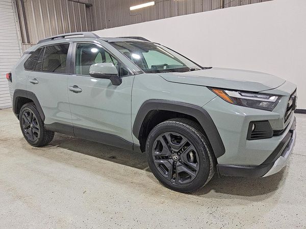 2022 TOYOTA RAV4 Adventure — Passenger 3/4
