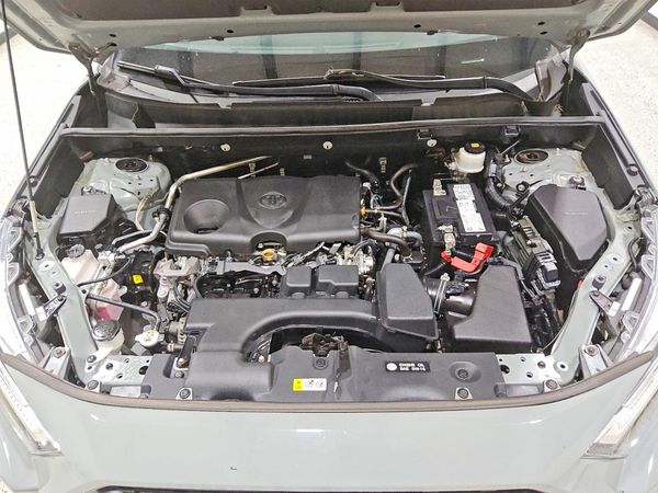 2022 TOYOTA RAV4 Adventure — Engine bay