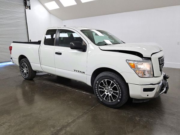 2022 NISSAN TITAN — Passenger 3/4
