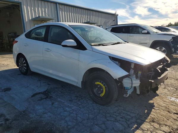 2019 HYUNDAI ACCENT SE and SEL — Passenger 3/4