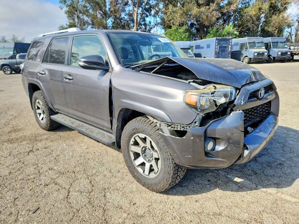 2015 TOYOTA 4RUNNER Base Grade — Passenger 3/4