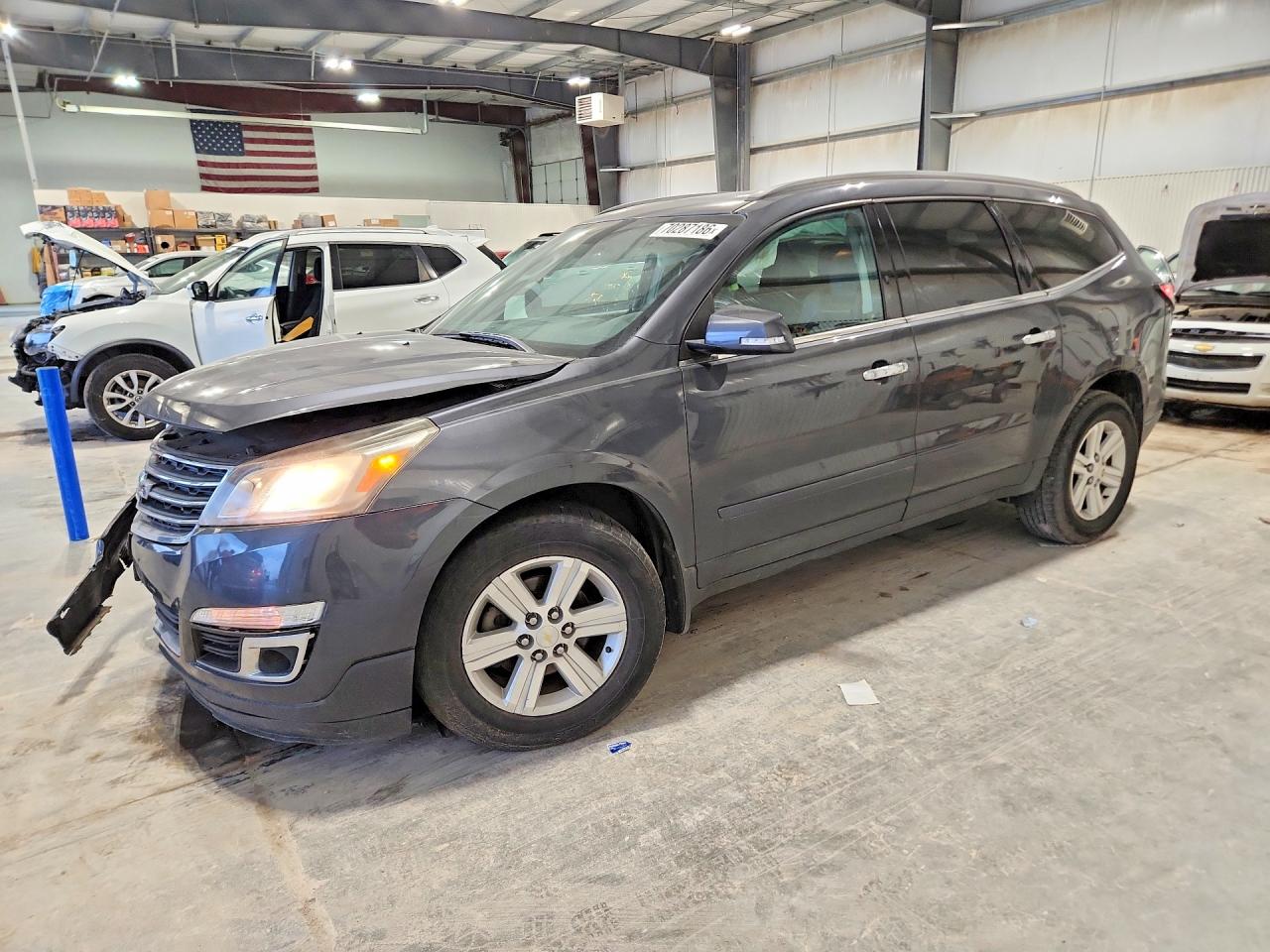 2013 CHEVROLET TRAVERSE 2LT — Front 3/4