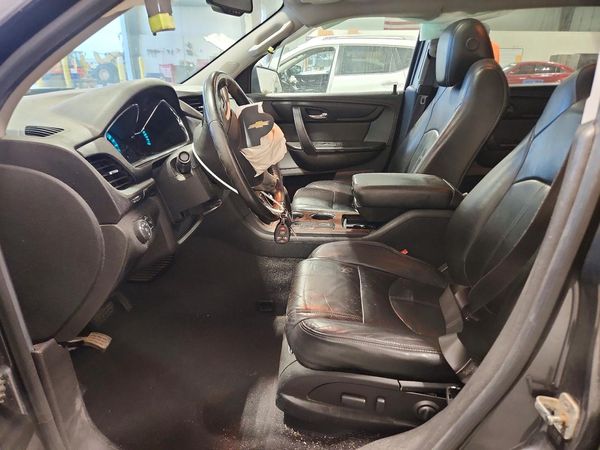 2013 CHEVROLET TRAVERSE 2LT — DENT