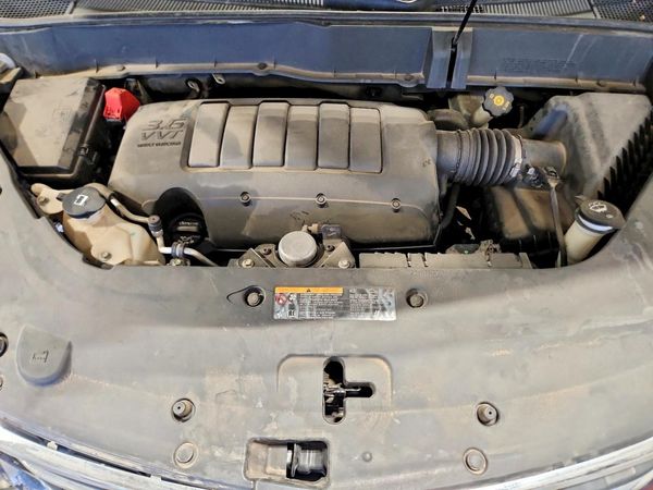 2013 CHEVROLET TRAVERSE 2LT — Engine bay