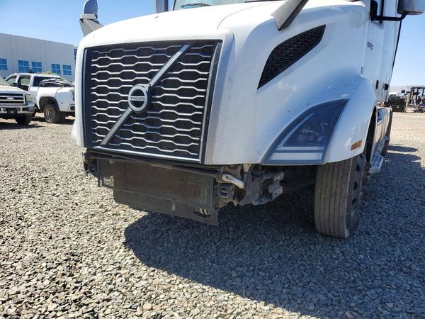 2022 VOLVO VNL — DMEM