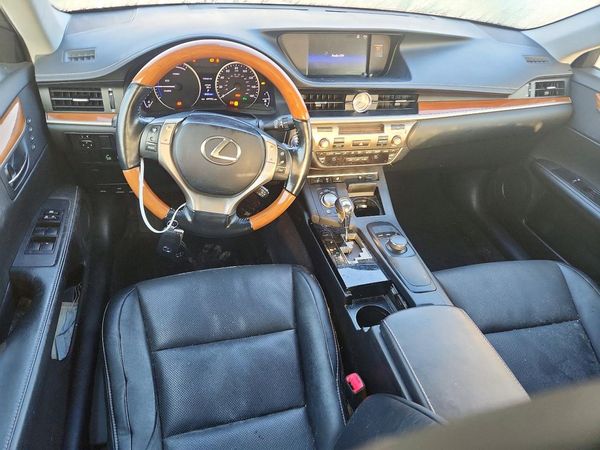 2015 LEXUS ES300 300h — CKPT