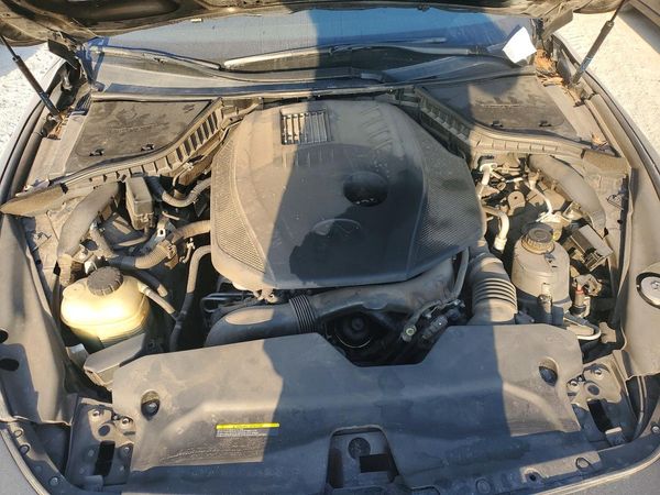 2017 INFINITI Q60 — Engine bay