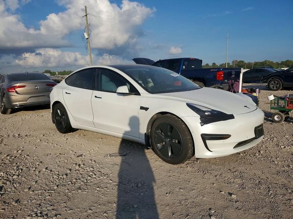 2022 TESLA MODEL 3 — Passenger 3/4
