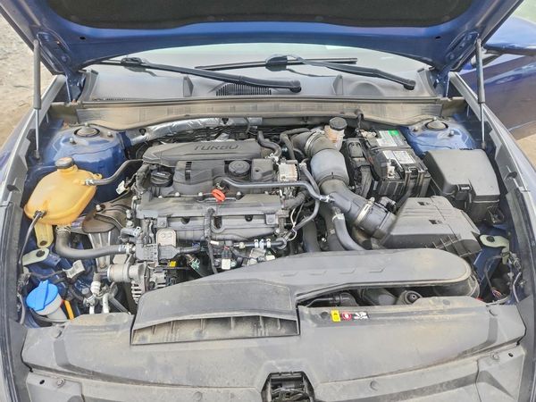 2022 HYUNDAI SONATA Limited — Engine bay