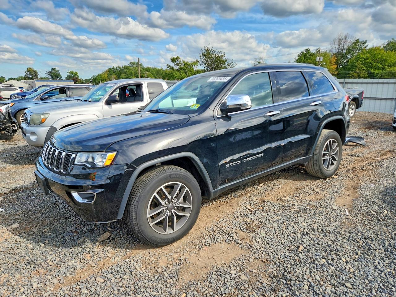 2019 JEEP CHEROKEE Limited — Front 3/4