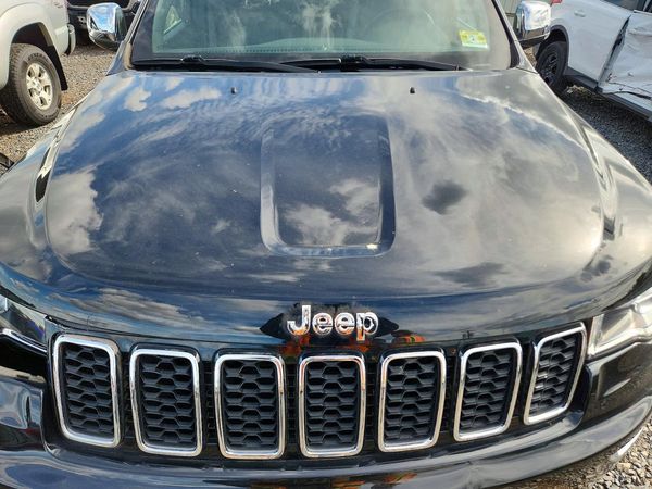 2019 JEEP CHEROKEE Limited — Engine bay