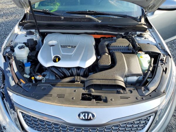 2015 KIA OPTIMA GL - Middle-low — Engine bay