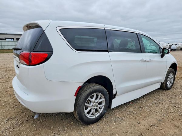 2017 CHRYSLER PACIFICA LX — PSRA