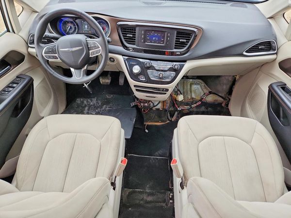 2017 CHRYSLER PACIFICA LX — CKPT