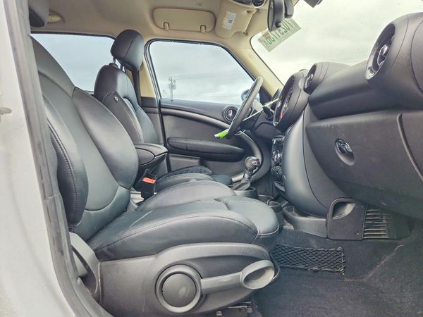 2016 MINI COOPER — DENT