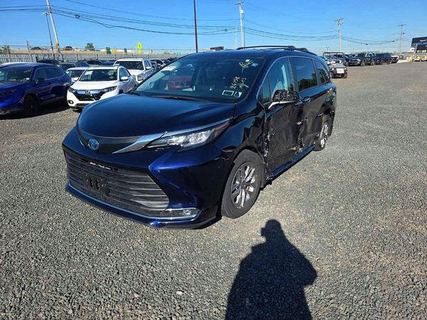 2023 TOYOTA SIENNA