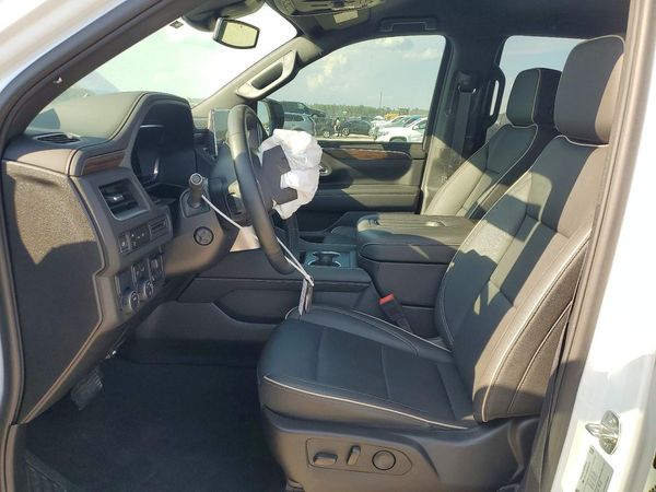 2024 CHEVROLET TAHOE Premier — DENT