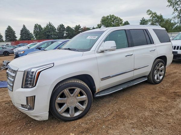 2016 CADILLAC ESCALADE — DSFA — Front 3/4