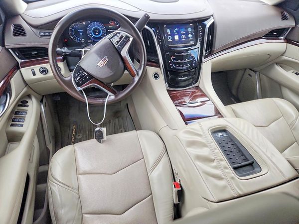2016 CADILLAC ESCALADE — CKPT