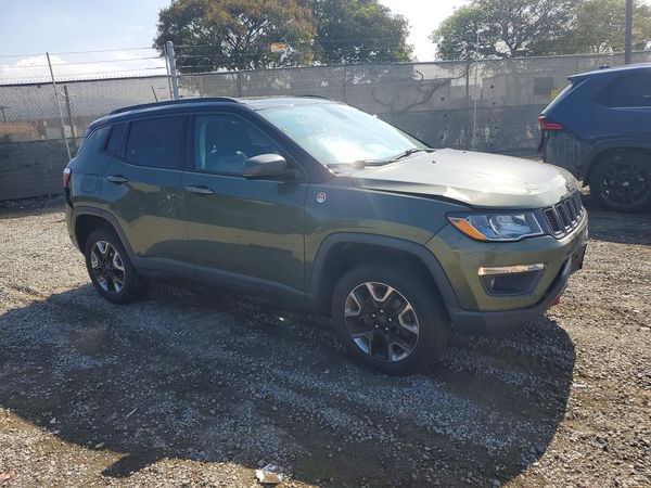 2018 JEEP COMPASS Trailhawk — Passenger 3/4