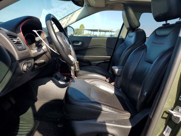 2018 JEEP COMPASS Trailhawk — DENT