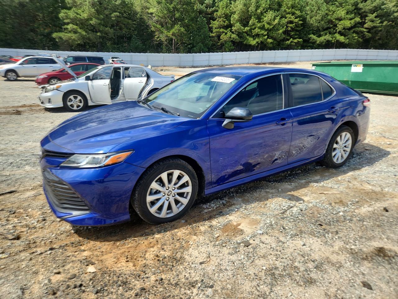2018 TOYOTA CAMRY — Front 3/4