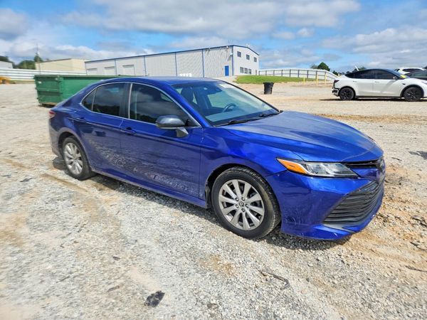 2018 TOYOTA CAMRY — Passenger 3/4