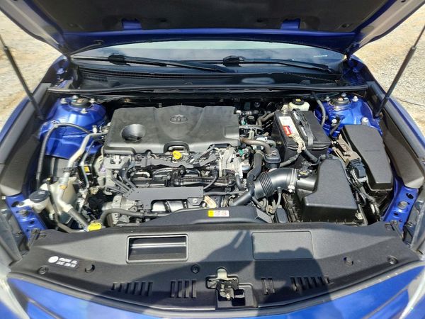 2018 TOYOTA CAMRY — Engine bay