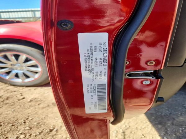 2012 CHRYSLER 300 300C/Limited — VINS