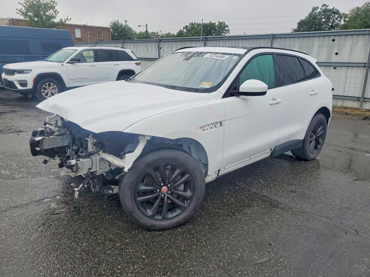 2020 JAGUAR F-PACE Premium — Front 3/4