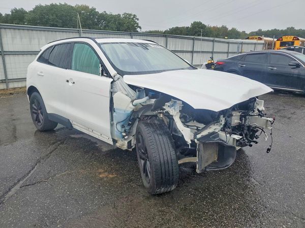 2020 JAGUAR F-PACE Premium — Passenger 3/4