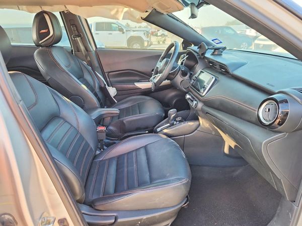2020 NISSAN KICKS — DENT