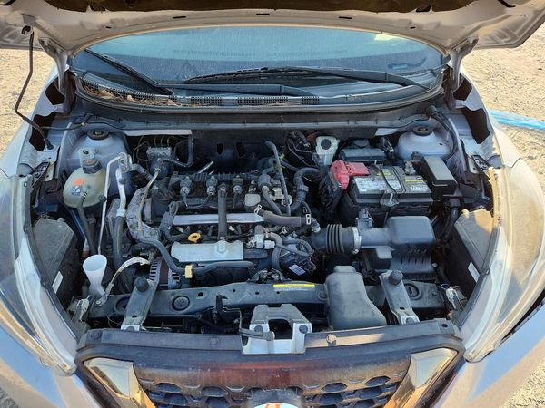 2020 NISSAN KICKS — Engine bay