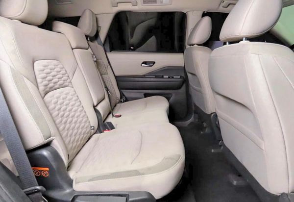 2022 NISSAN PATHFINDER SV