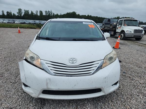 2015 TOYOTA SIENNA — DIRF