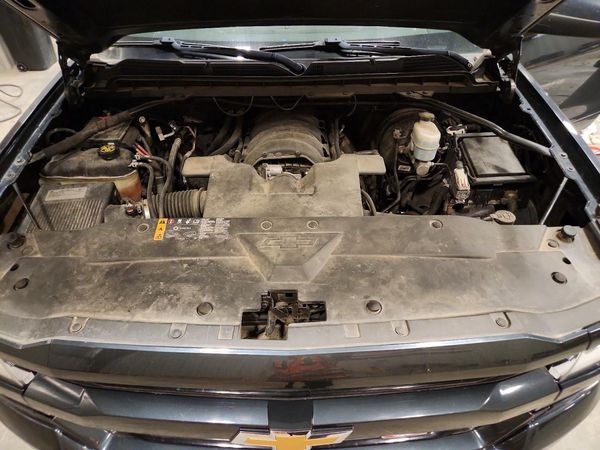 2018 CHEVROLET SILVERADO LT — Engine bay