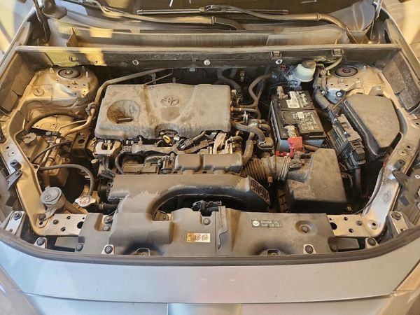 2021 TOYOTA RAV4 LE — Engine bay
