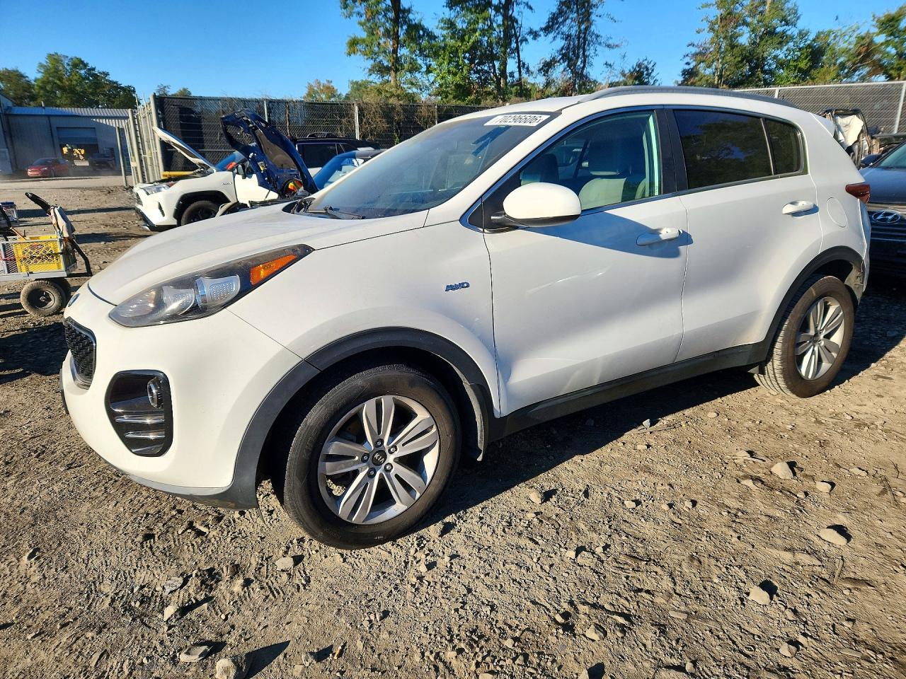 2017 KIA SPORTAGE LX — Front 3/4