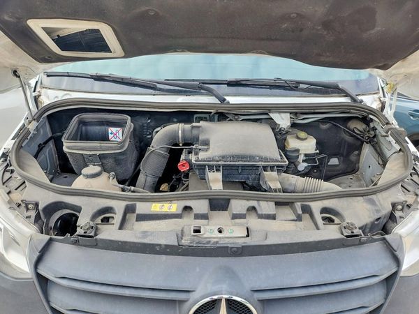 2023 MERCEDES-BENZ SPRINTER 907 (VS30) — Engine bay