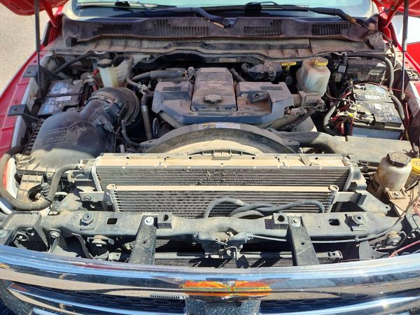 2018 RAM 4500 REG CAB CHASSIS — Engine bay