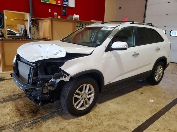 2014 KIA SORENTO Base/ LX — Front 3/4