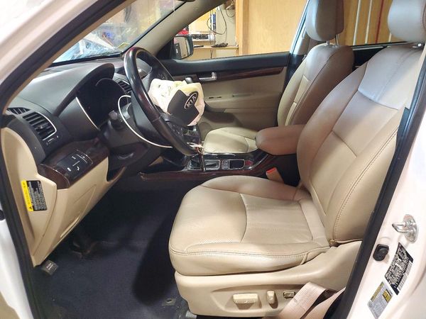 2014 KIA SORENTO Base/ LX — DENT