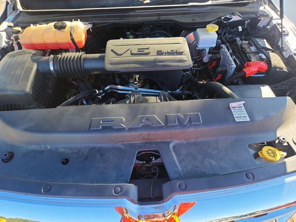 2022 RAM 1500 Big Horn, Lone Star — Engine bay