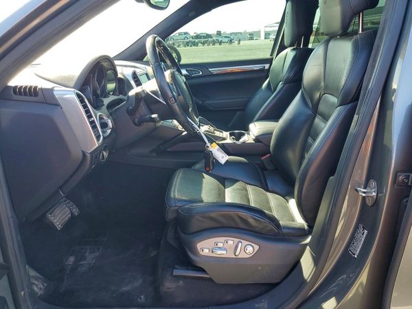 2014 PORSCHE CAYENNE GTS — DENT