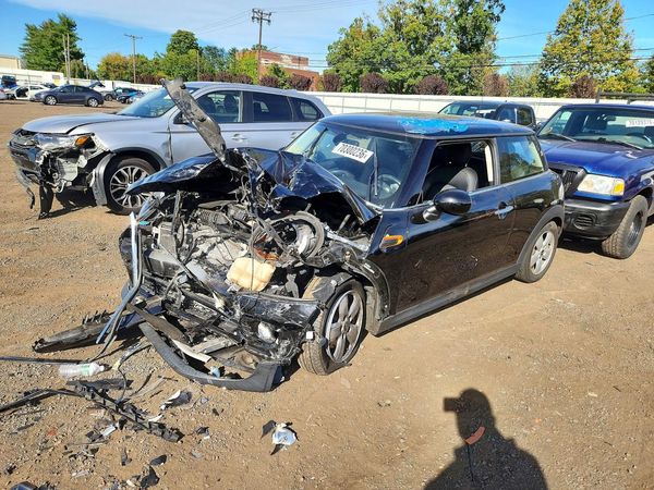 2019 MINI COOPER — Front 3/4