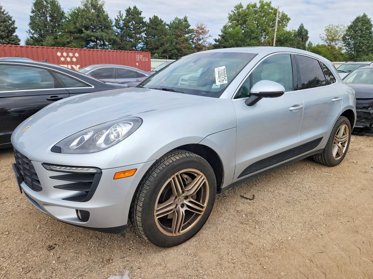 2015 PORSCHE MACAN — Front 3/4