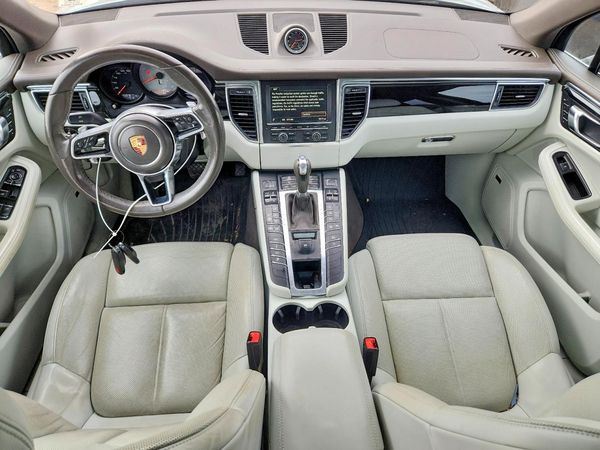 2015 PORSCHE MACAN — CKPT