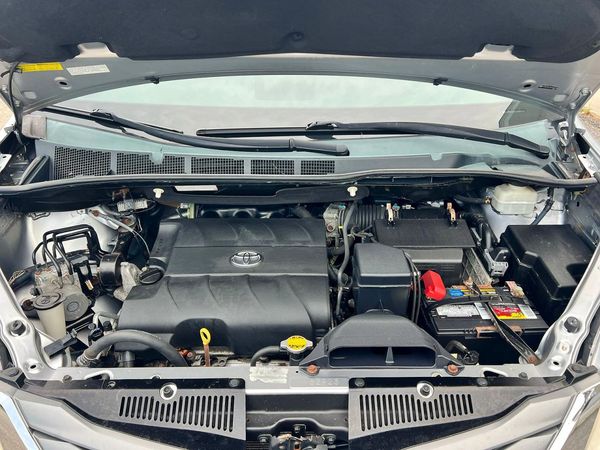 2013 TOYOTA SIENNA